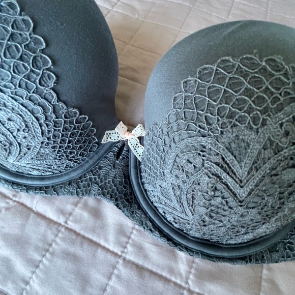 Victoria’s Secret Body by Victoria lined Demi bra 32 DDD - Picture 5 of 6